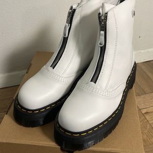 Dr Martens new in box white zipper platform womans 10 wedding boot!